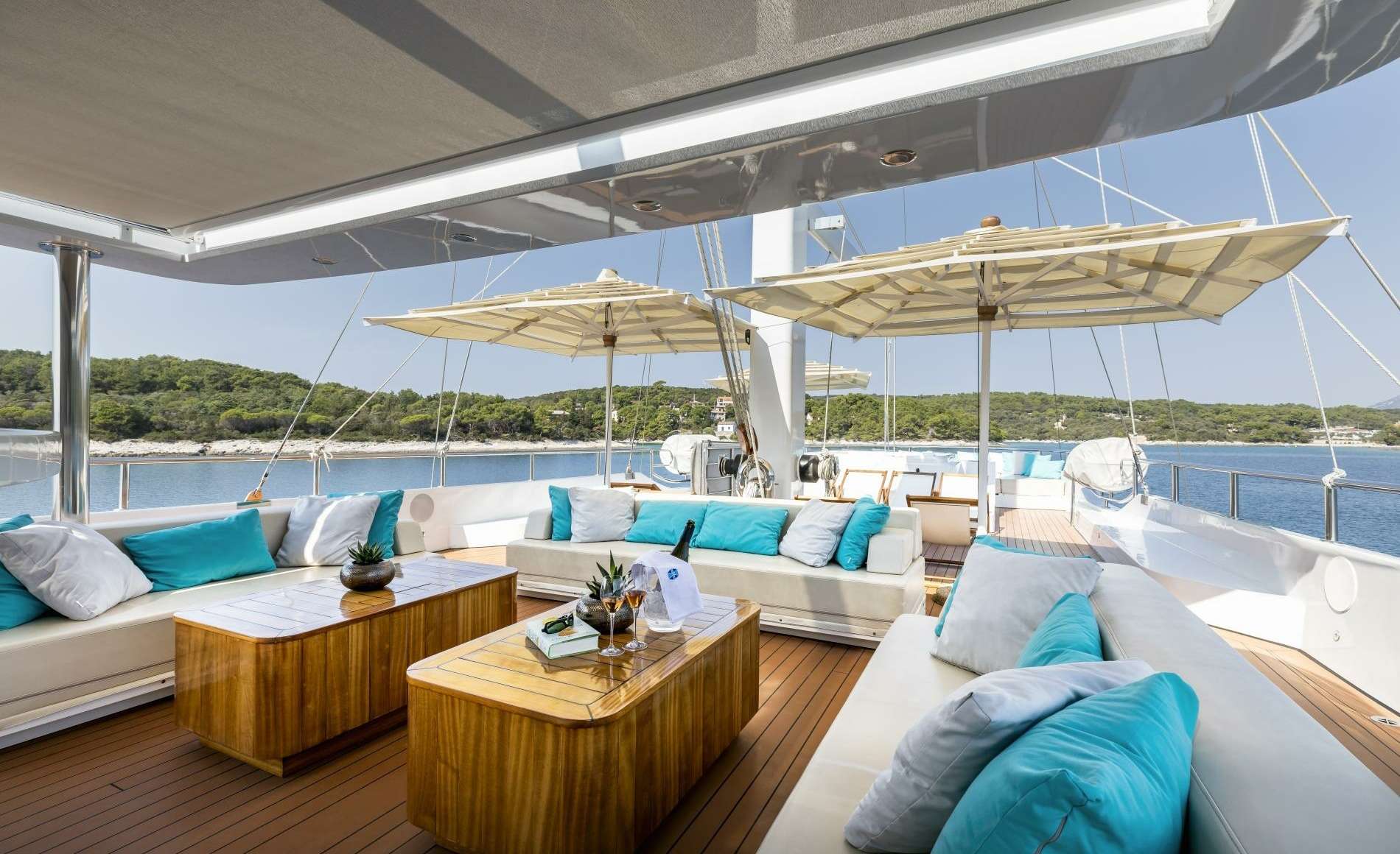 OMNIA - Yacht Charter Achillio & Boat hire in Greece & Croatia 4