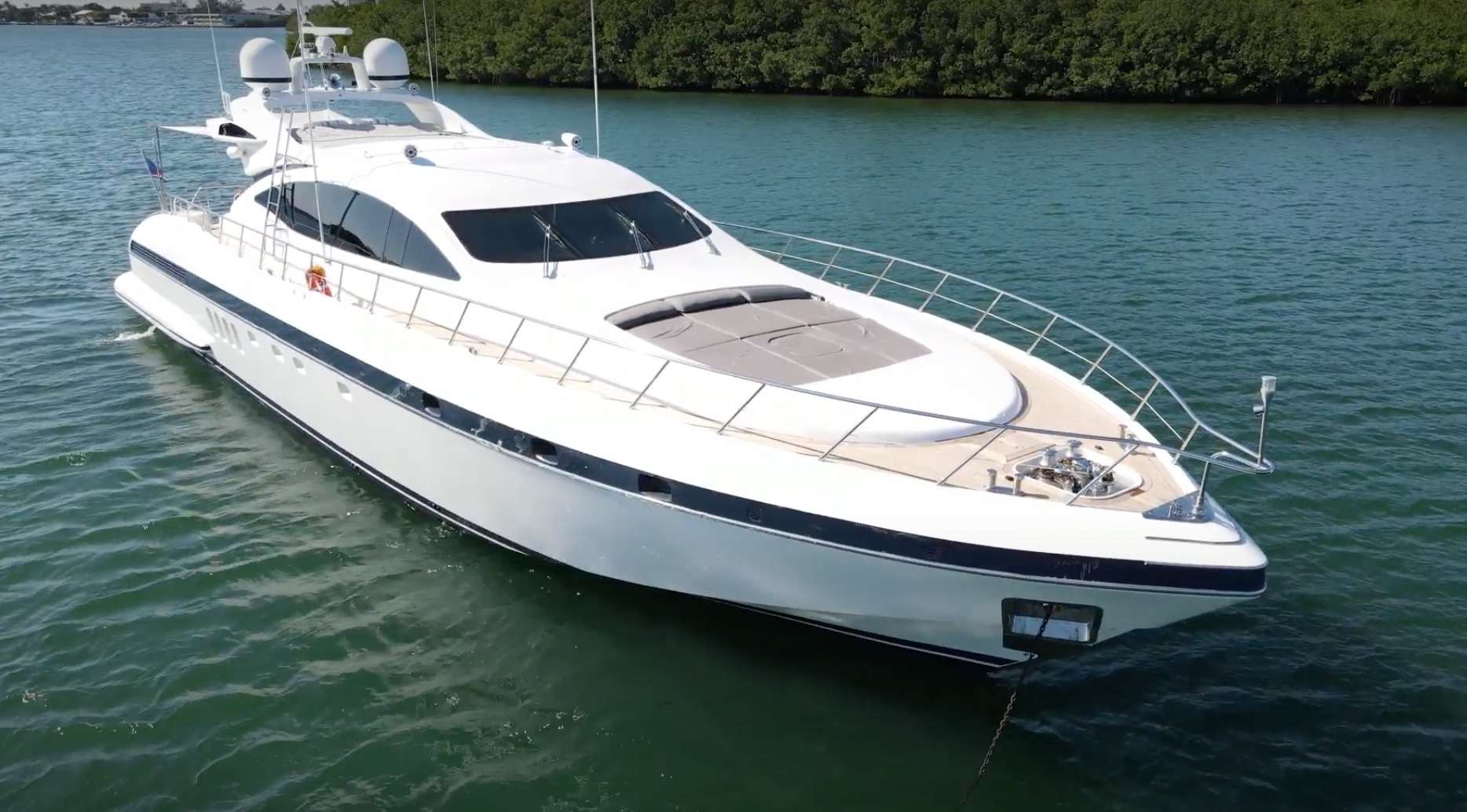 SMILE - Motor Boat Charter USA & Boat hire in Florida & Bahamas 2