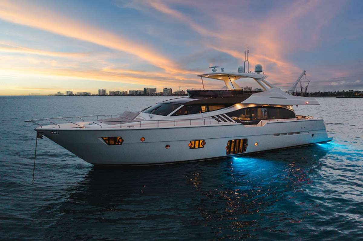 HOYA SAXA - Yacht Charter Miami & Boat hire in US East Coast & Bahamas 1