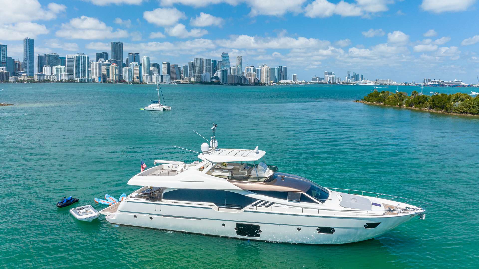 HOYA SAXA - Yacht Charter Lake Champlain & Boat hire in US East Coast & Bahamas 2