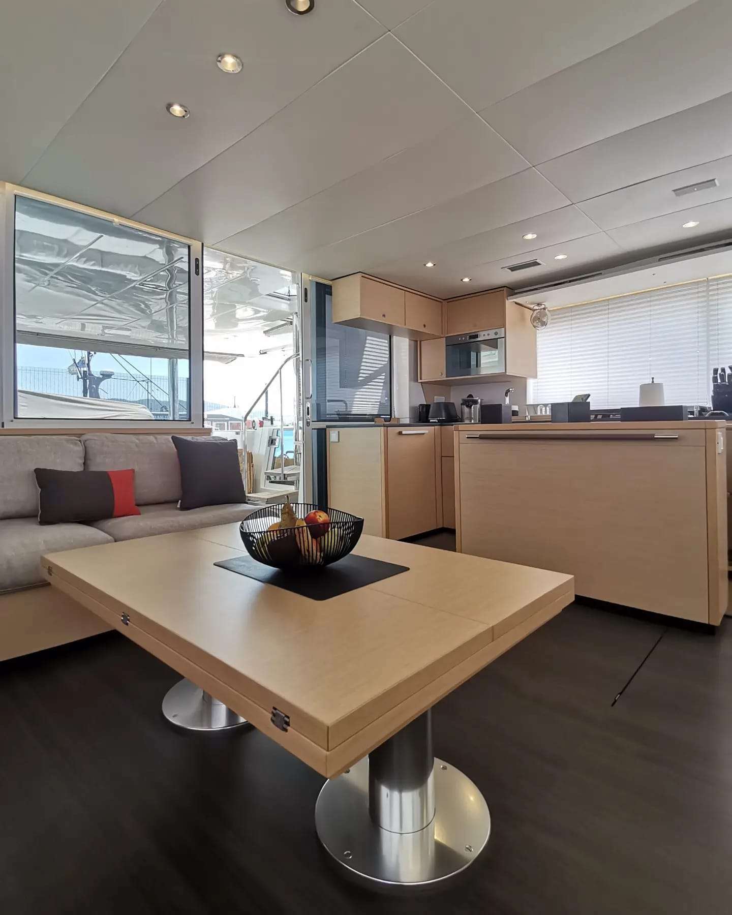 LAGOON 560 S2 - Yacht Charter Santa Eulària des Riu & Boat hire in Balearics & Spain 4