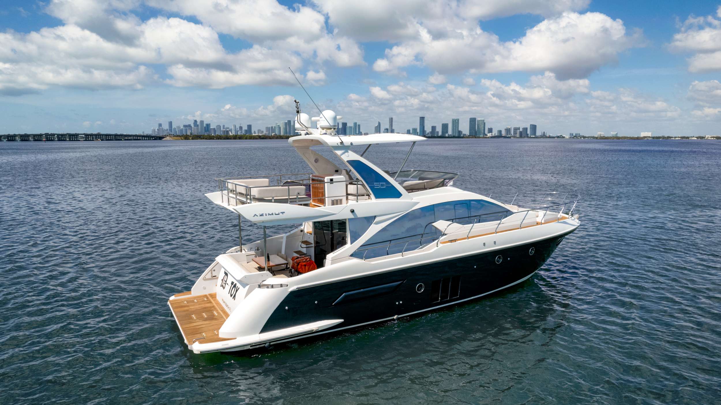 D-Tox - Yacht Charter USA & Boat hire in Florida 1