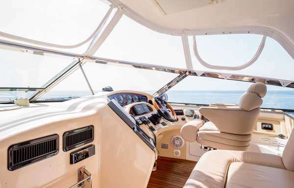 Sea Ray 60 Sundancer - Luxury yacht charter Bahamas & Boat hire in Bahamas New Providence Nassau Palm Cay One Marina 3