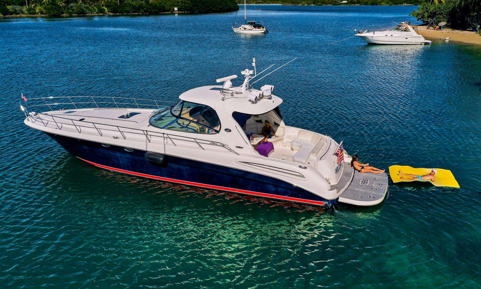 Sea Ray 60 Sundancer - Yacht Charter Fort Lauderdale & Boat hire in United States Florida Fort Lauderdale Aventura 1