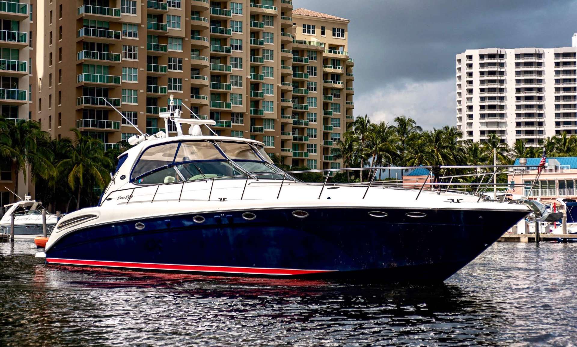 Sea Ray 60 Sundancer - Yacht Charter Fort Lauderdale & Boat hire in United States Florida Fort Lauderdale Aventura 3