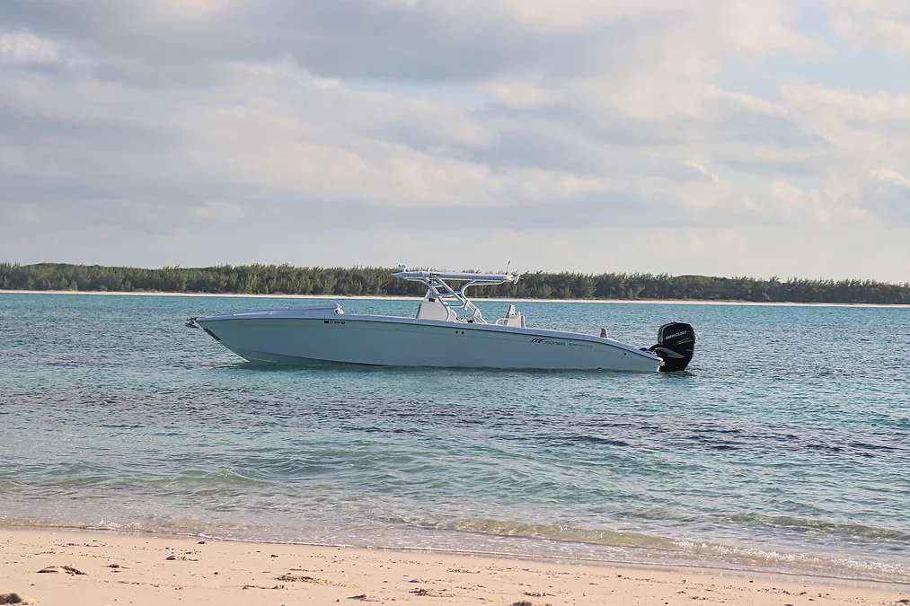 Midnight Express 39 - Luxury yacht charter Bahamas & Boat hire in Bahamas Exumas Dunmore Town Isla Harbour 2