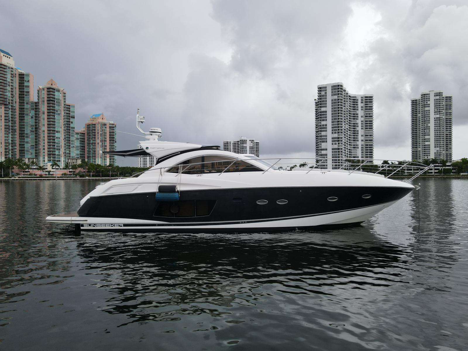 53 - Yacht Charter Fort Lauderdale & Boat hire in United States Florida Fort Lauderdale Aventura 1