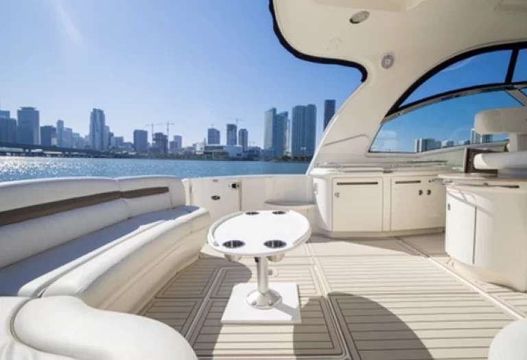 Sea Ray 540 Sundancer - Motor Boat Charter USA & Boat hire in United States Florida Miami Port Miami 6