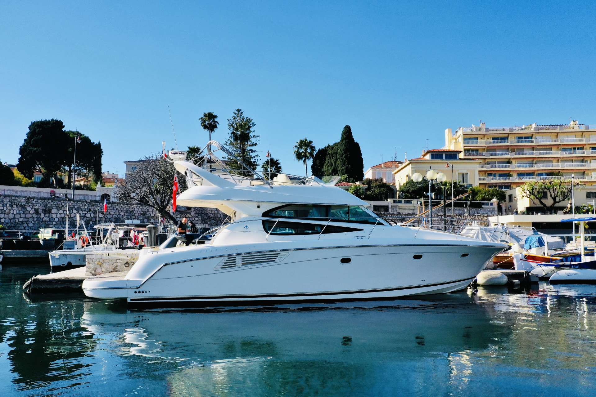Prestige 42 - Luxury yacht charter France & Boat hire in France French Riviera Beaulieu-sur-Mer Port De Beaulieu-sur-Mer 3