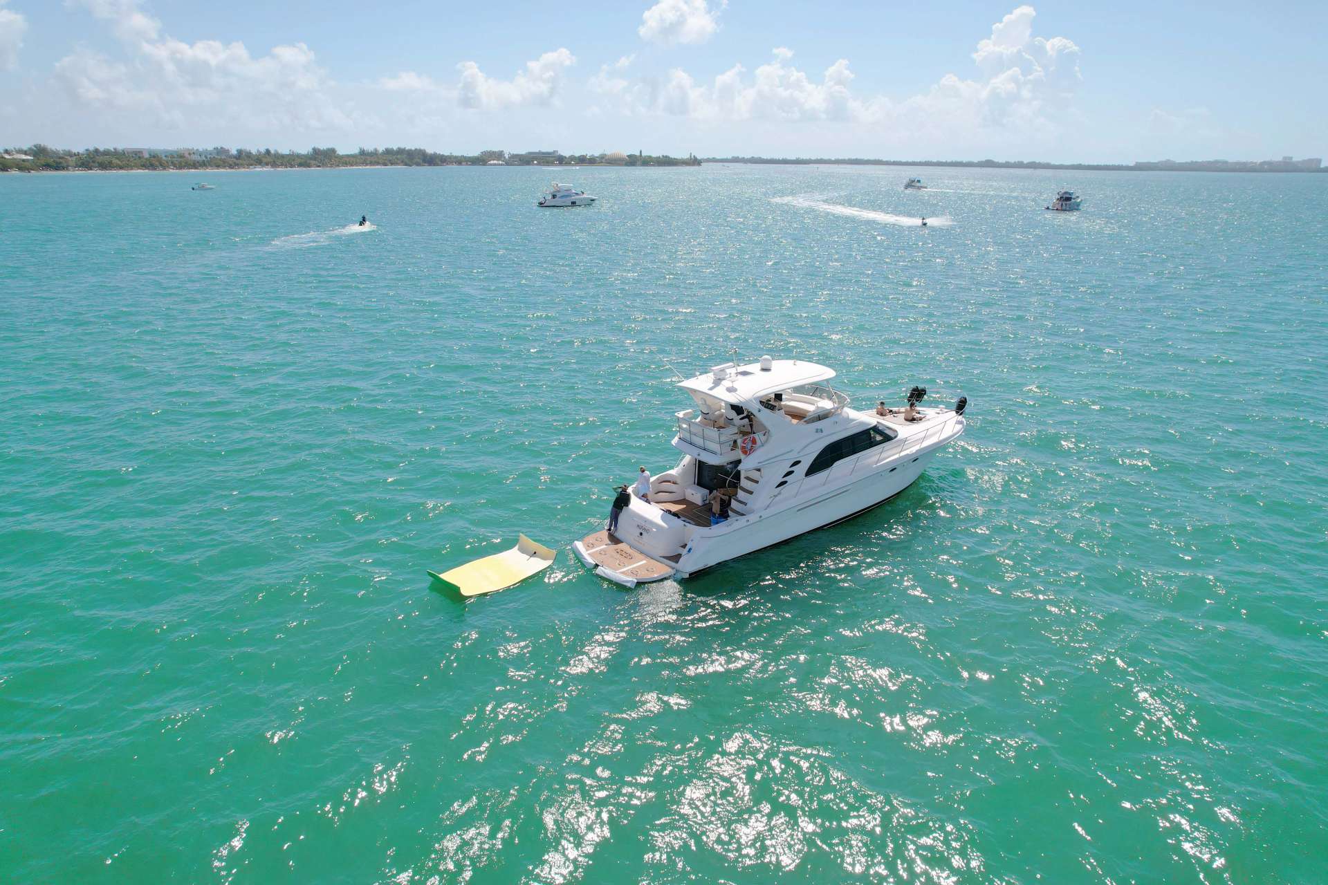 Sea Ray 60 Sundancer - Yacht Charter Florida & Boat hire in United States Florida Miami Beach Miami Beach Marina 3