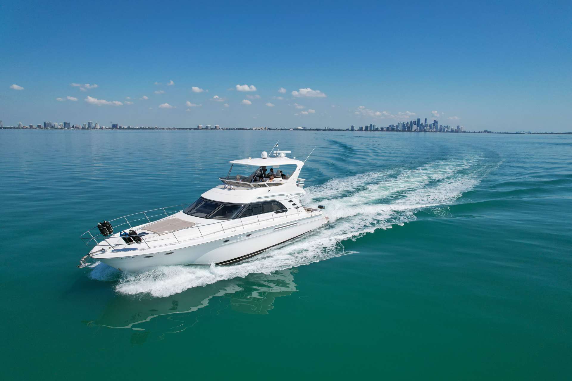 Sea Ray 60 Sundancer - Yacht Charter Florida & Boat hire in United States Florida Miami Beach Miami Beach Marina 6
