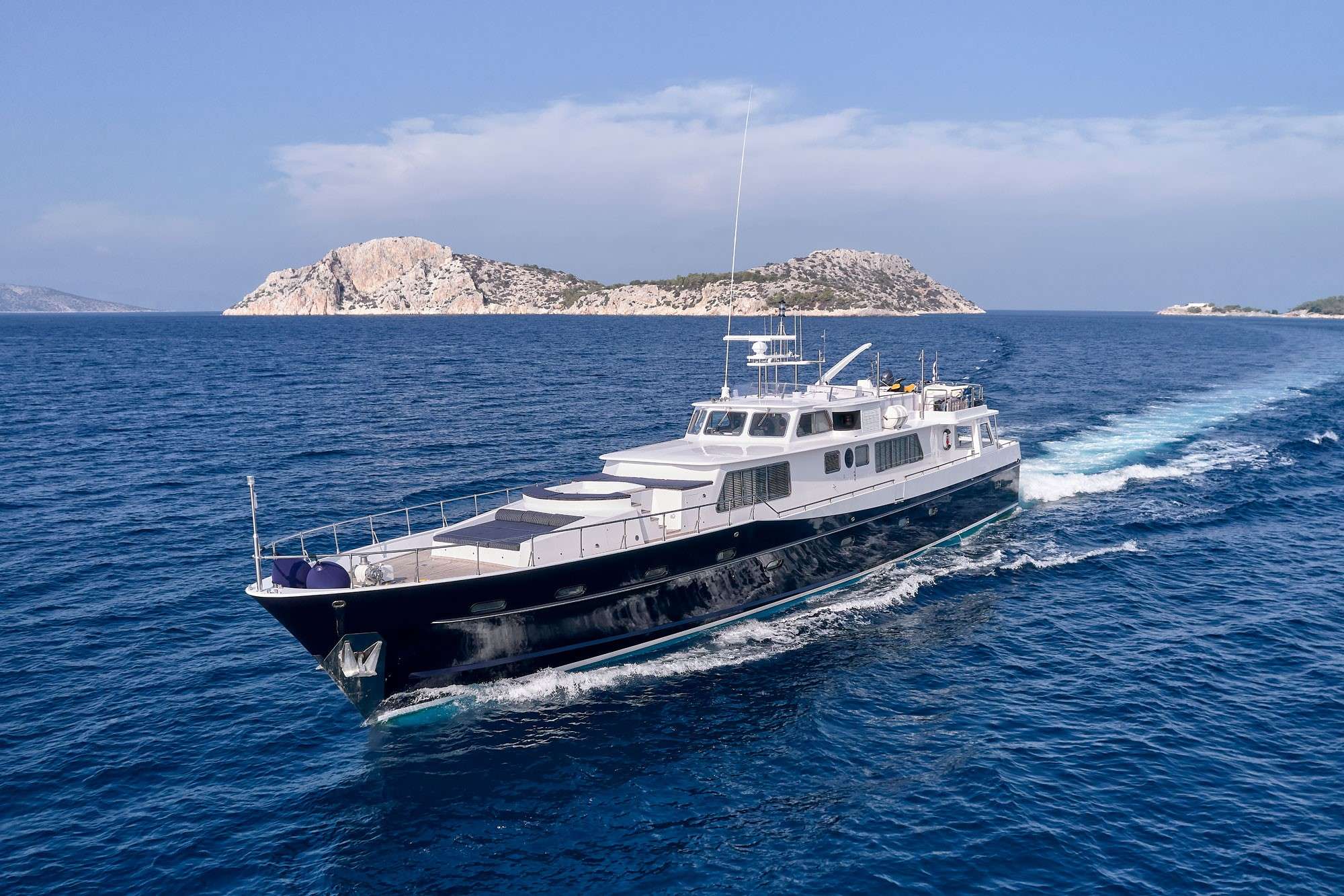 ALAYA - Superyacht charter worldwide & Boat hire in Greece 1