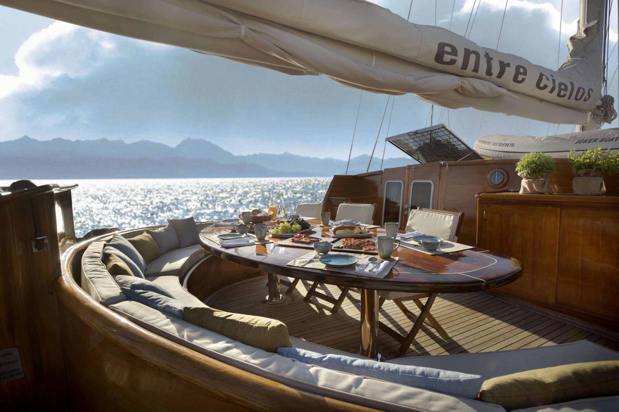 ENTRE CIELOS - Yacht Charter Achillio & Boat hire in Greece 3