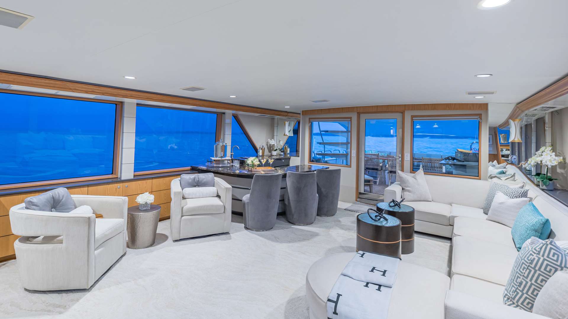 MARGATE - Luxury yacht charter Bahamas & Boat hire in Bahamas 2