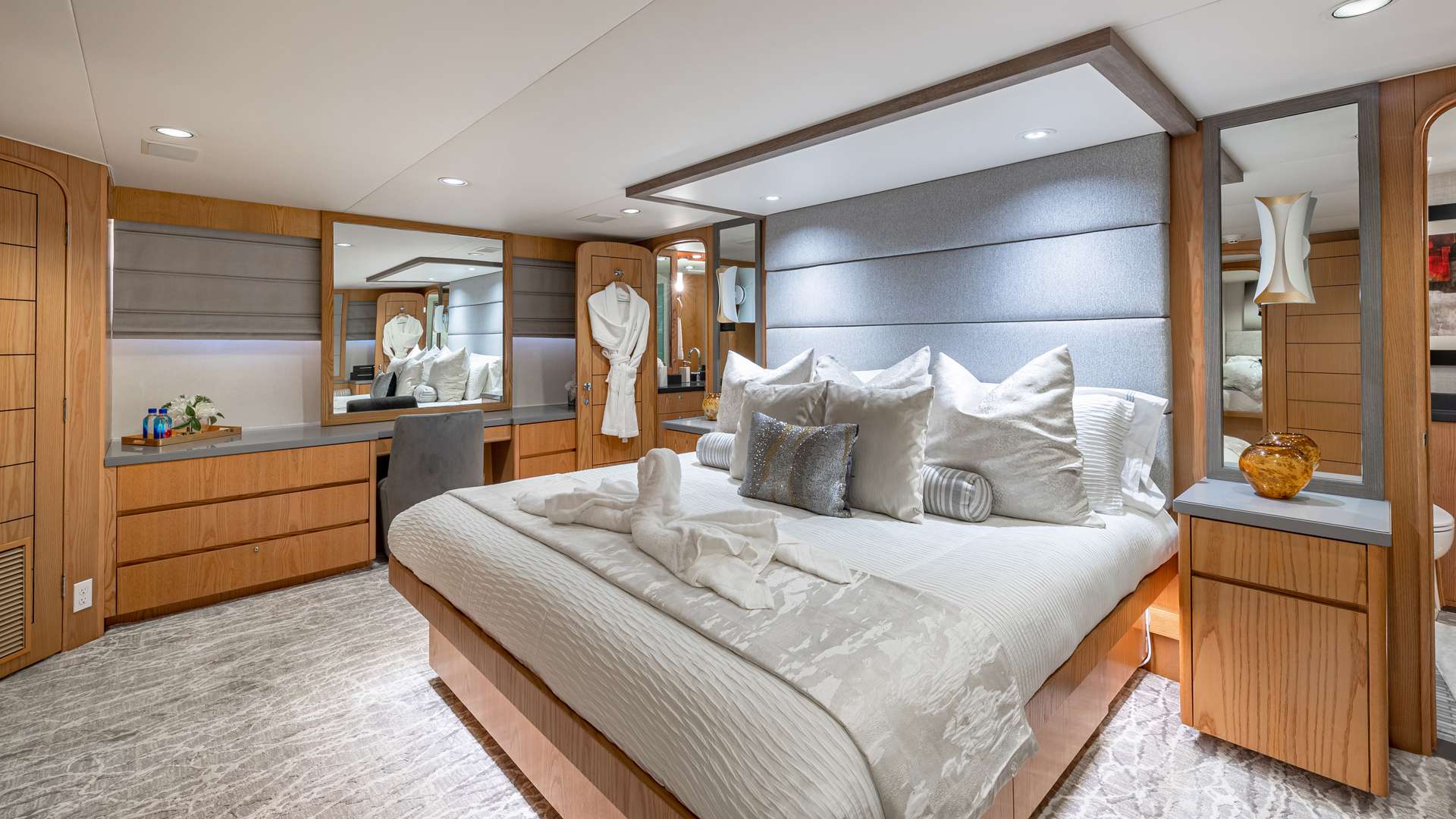 MARGATE - Luxury yacht charter Bahamas & Boat hire in Bahamas 6
