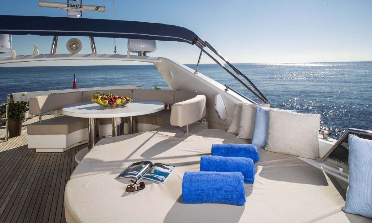 MYTHOS G - Yacht Charter Piraeus & Boat hire in Greece 4