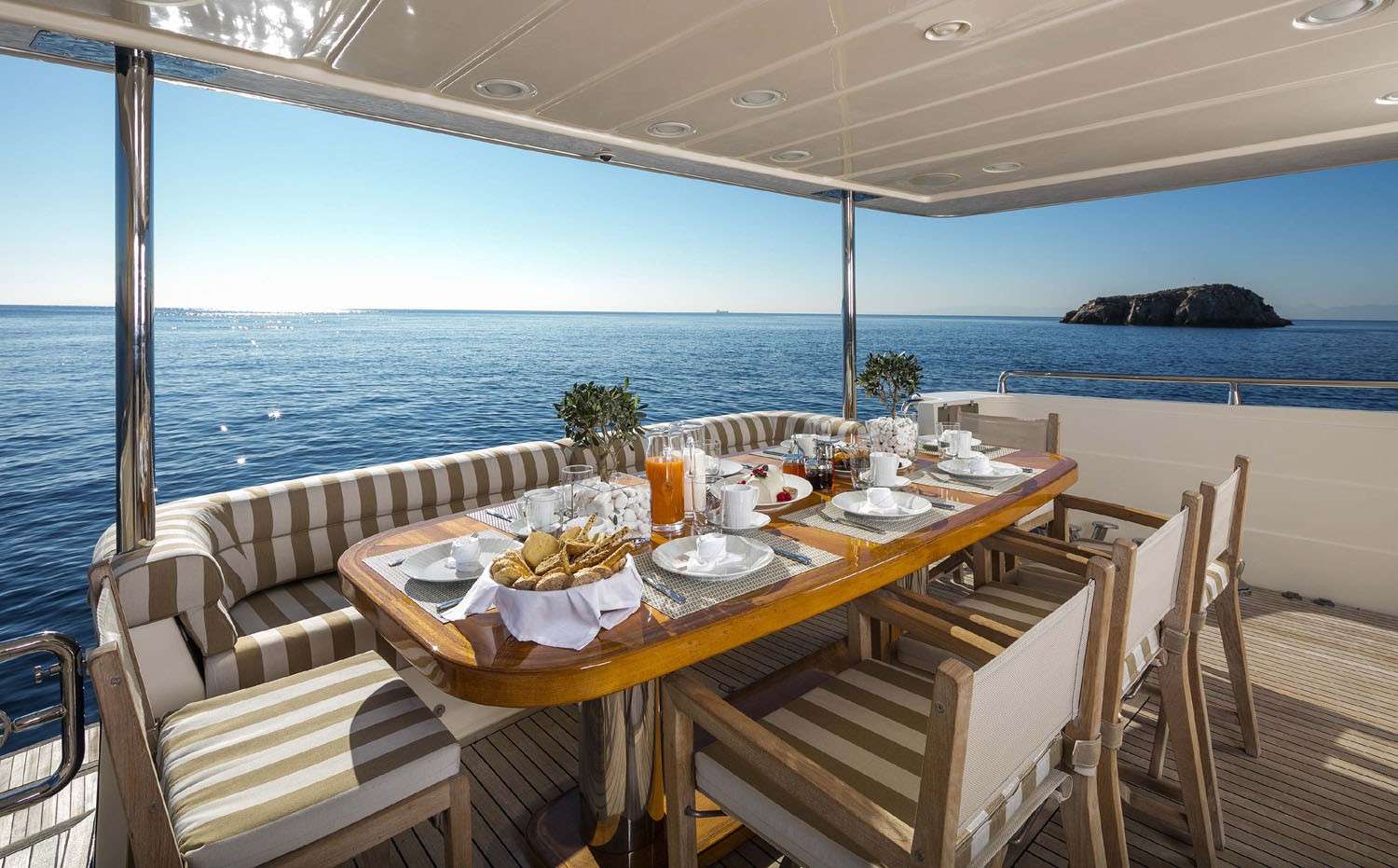 MYTHOS G - Yacht Charter Porto Koufo & Boat hire in Greece 5