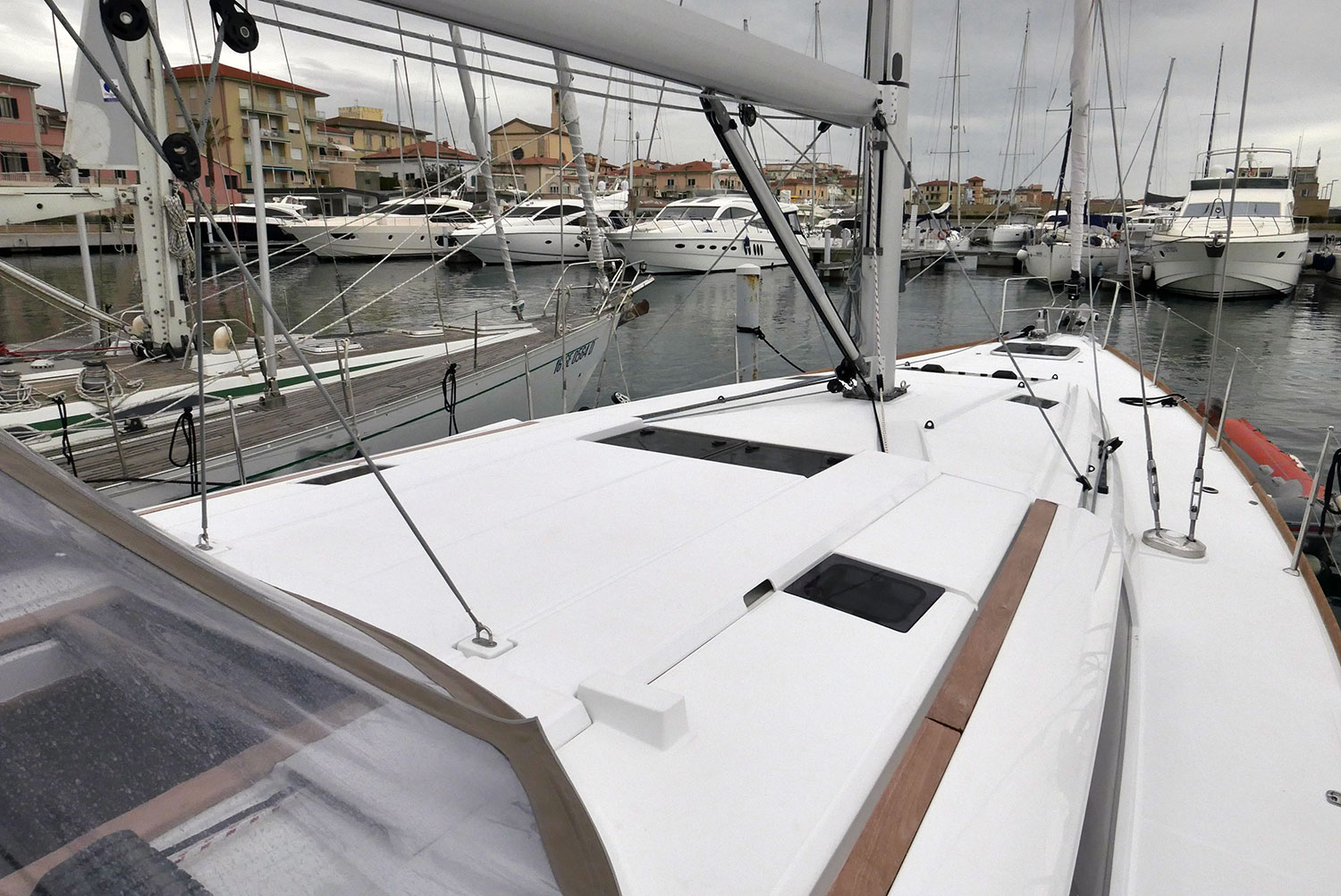 Sun Odyssey 519 - Yacht Charter San Vincenzo & Boat hire in Italy San Vincenzo Marina di San Vincenzo 6