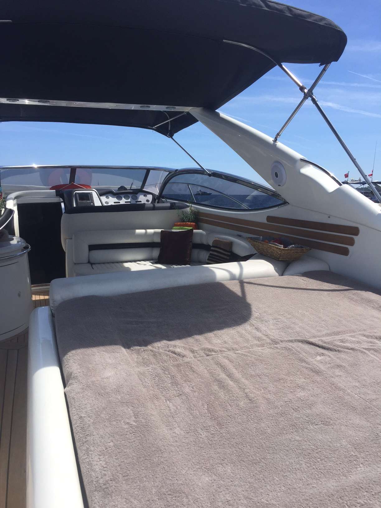 Sunseeker 48 - Yacht Charter Cannes & Boat hire in France French Riviera Cannes Vieux port de Vallauris 3
