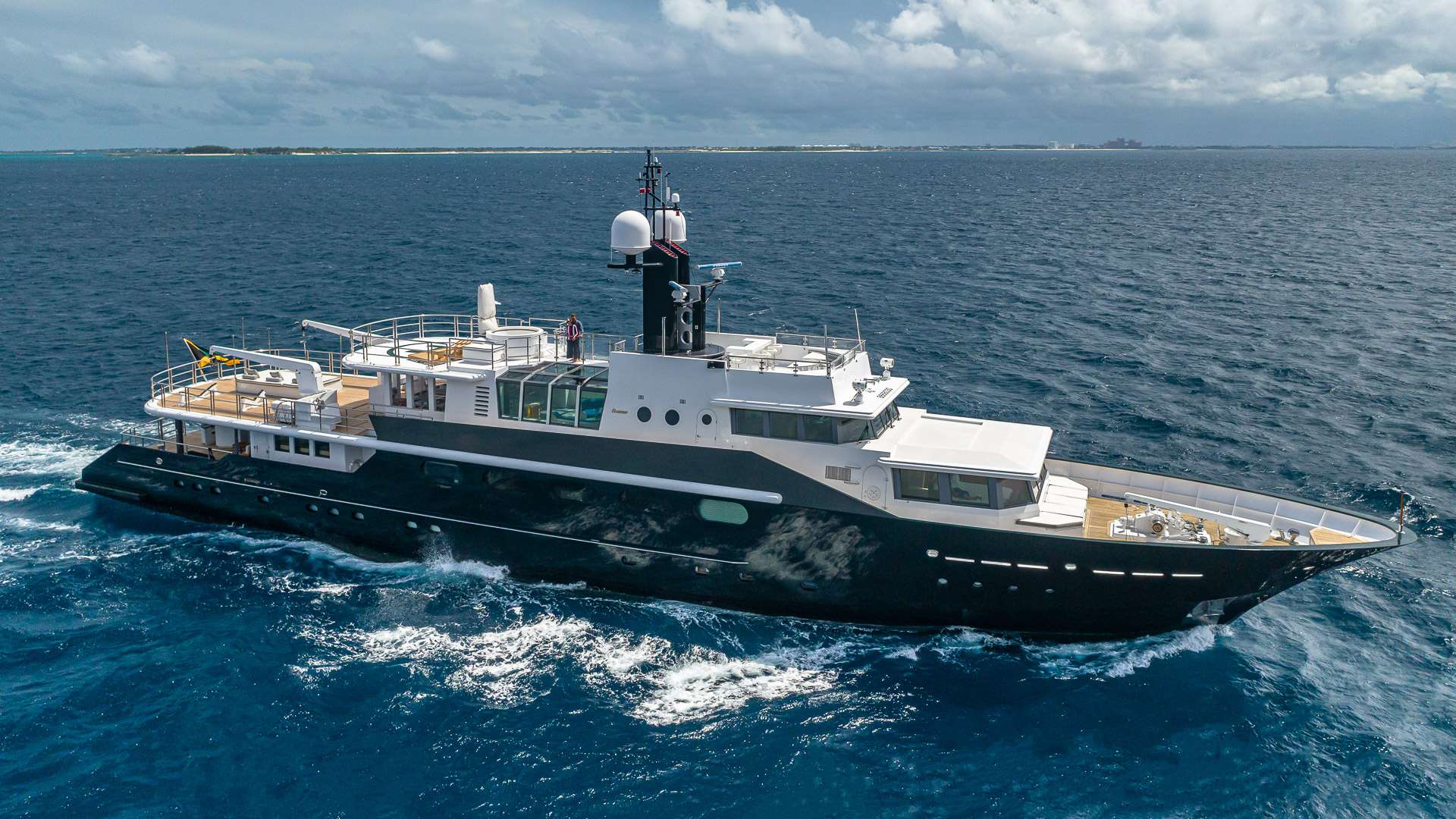 HIGHLANDER - Superyacht charter Grenada & Boat hire in Caribbean, Bahamas, Florida East Coast, Cuba, Dominican Republic, Turks and Caicos, USA South East 1