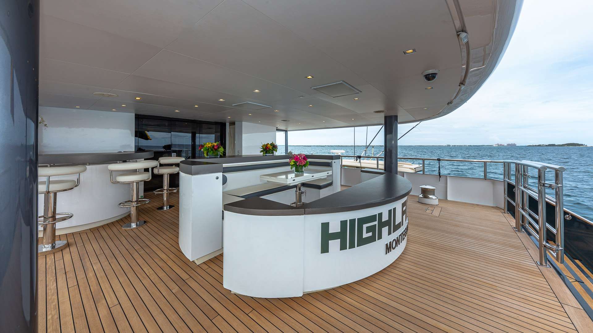 HIGHLANDER - Superyacht charter Grenada & Boat hire in Caribbean, Bahamas, Florida East Coast, Cuba, Dominican Republic, Turks and Caicos, USA South East 5