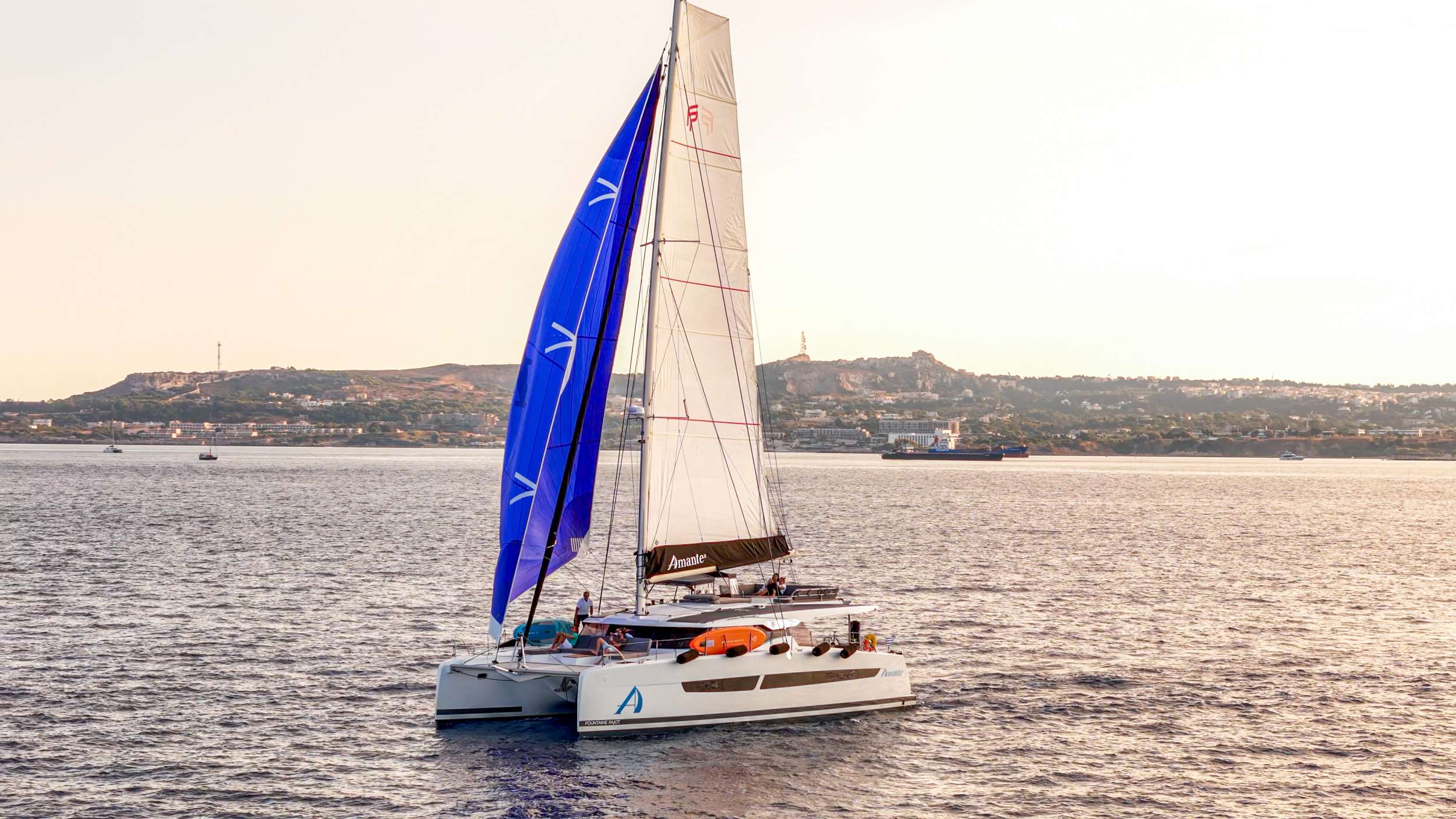 AMANTE - Catamaran charter Lavrion & Boat hire in Greece 2