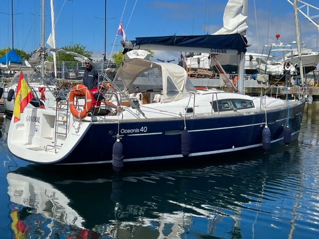 Beneteau 405 - Yacht Charter Pontevedra & Boat hire in Spain Galicia Pontevedra Real Club Nautico de Vigo 1