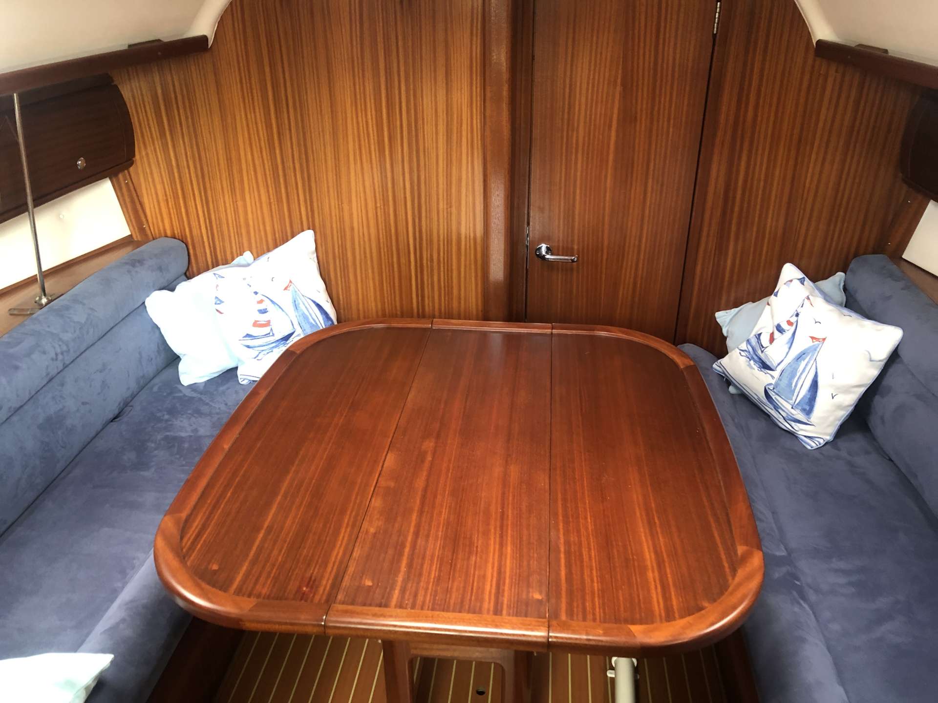 Cruiser 32 - Yacht Charter The Solent & Boat hire in United Kingdom England The Solent Southampton Southampton 5
