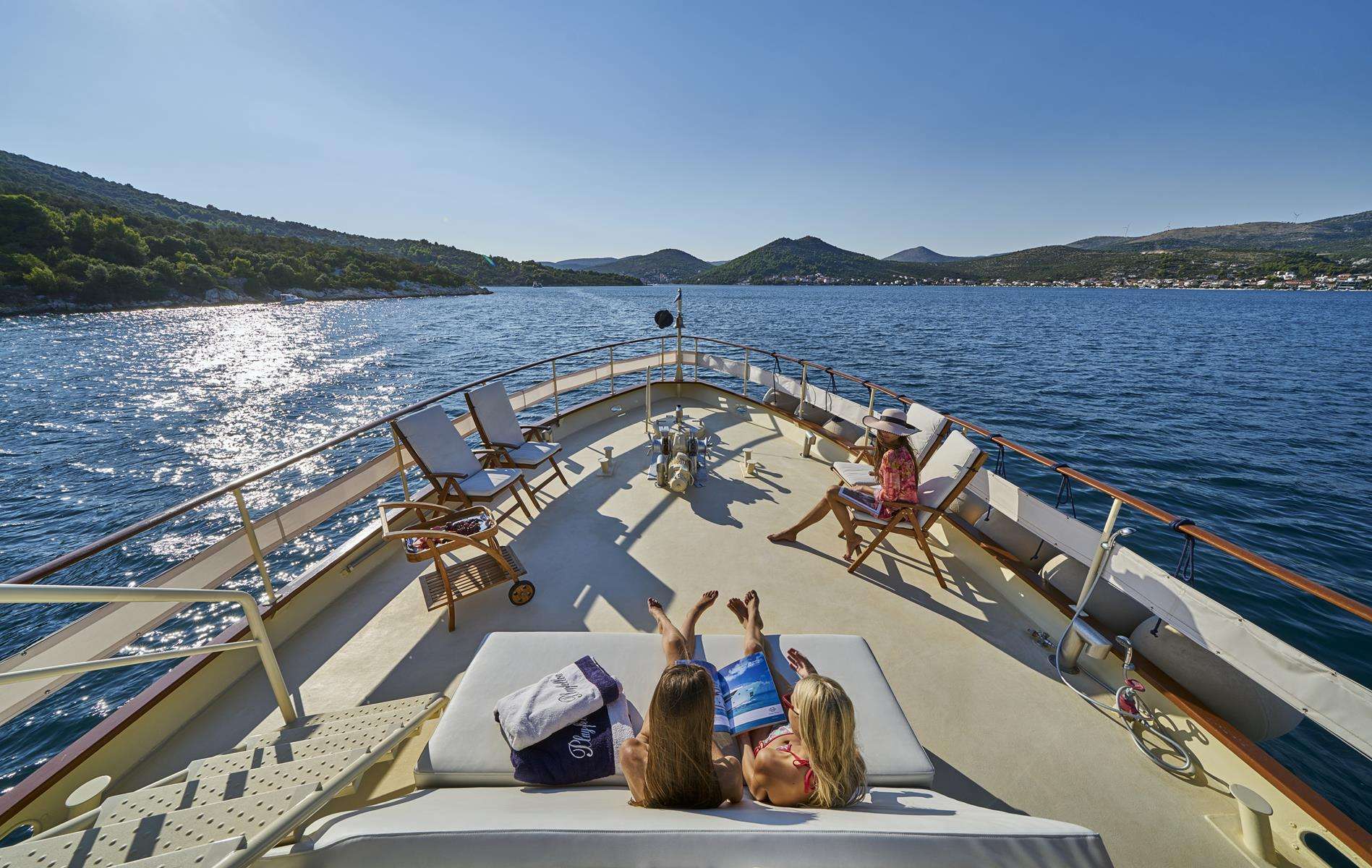 Play Fellow - Yacht Charter Baška Voda & Boat hire in Croatia 4