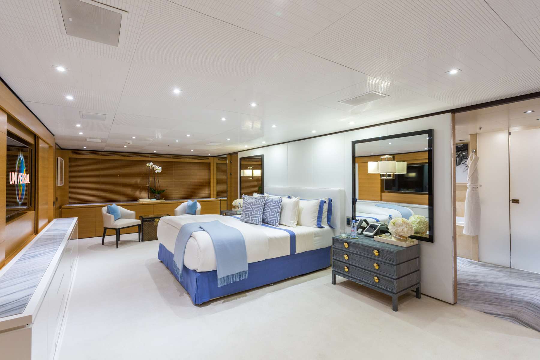 MISCHIEF - Luxury yacht charter Australia & Boat hire in Australia & French Polynesia 4