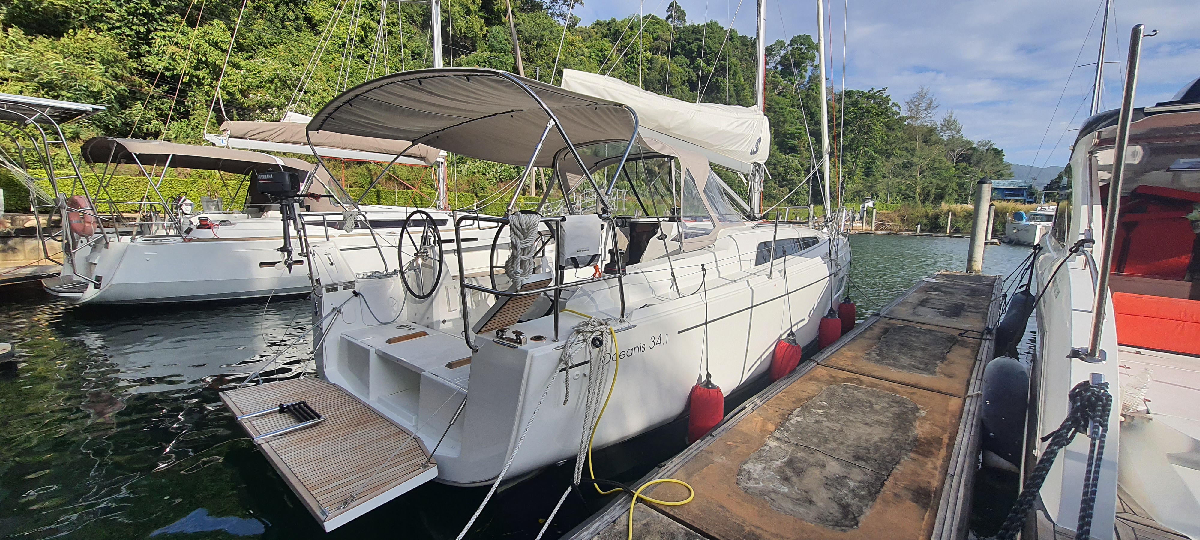 Oceanis 34.1 - Sailboat Charter Thailand & Boat hire in Thailand Koh Chang Ao Salak Phet 4