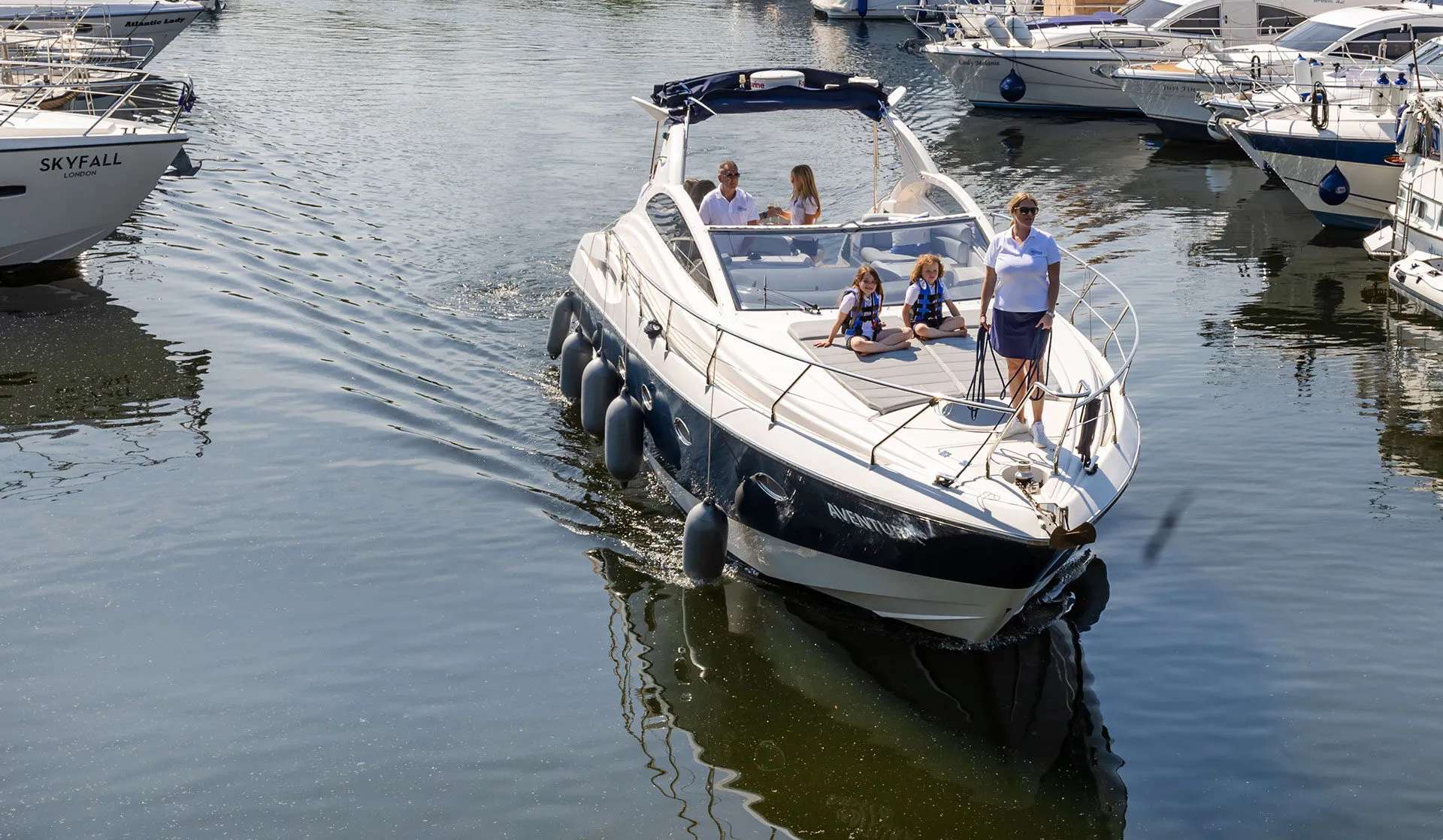40 - Yacht Charter River Thames & Boat hire in United Kingdom England Greater London Windsor 1