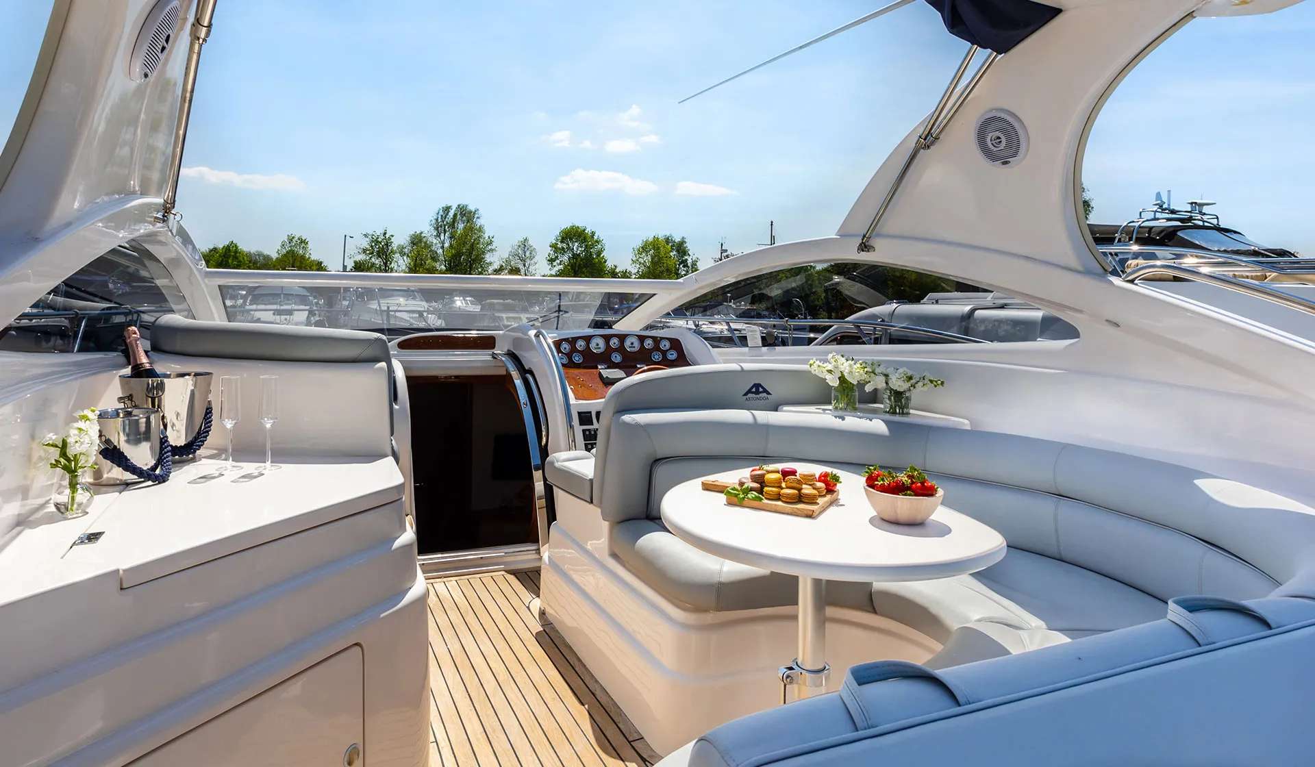 40 - Yacht Charter River Thames & Boat hire in United Kingdom England Greater London Windsor 2