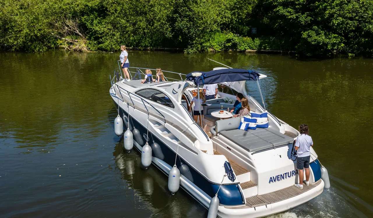 40 - Yacht Charter River Thames & Boat hire in United Kingdom England Greater London Windsor 3