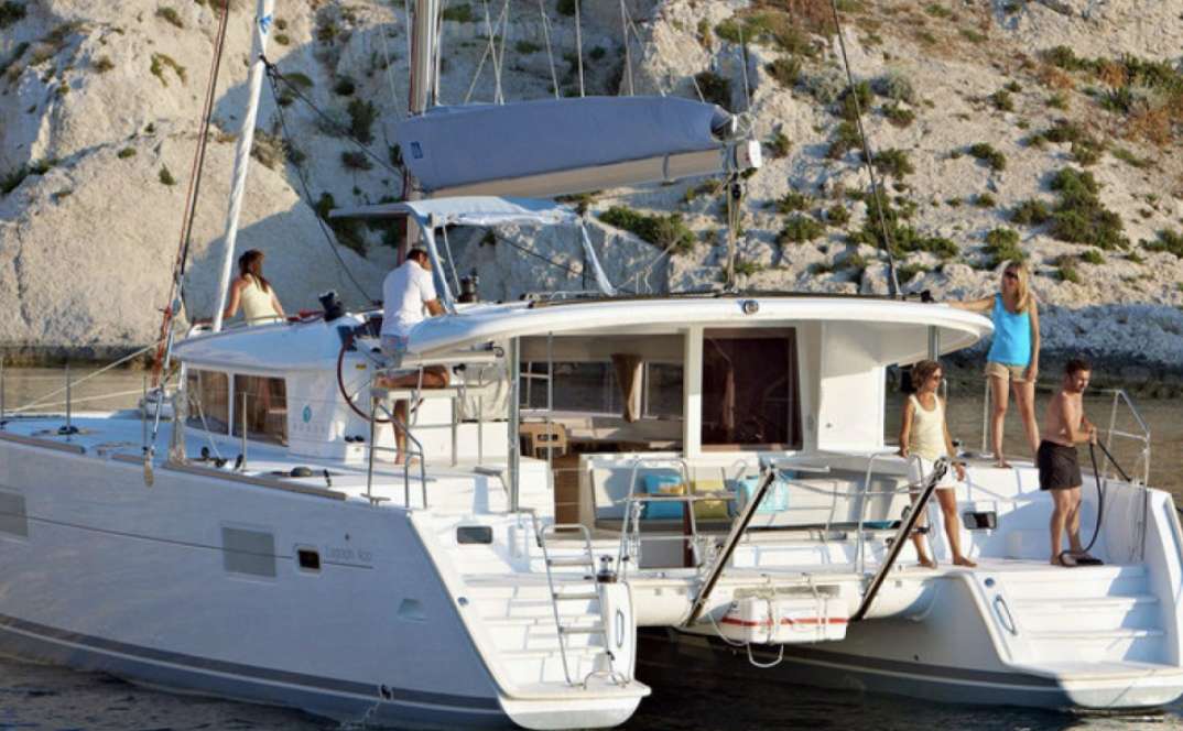 Lagoon 400 (4 cab) - Yacht Charter Sant Antoni de Portmany & Boat hire in Spain Balearic Islands Ibiza and Formentera Ibiza Sant Antoni de Portmany Sant Antoni de Portmany Port 3