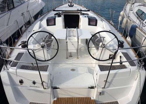 Sun Odyssey 379 - Luxury yacht charter Malta & Boat hire in Malta Il-Mellieħa 2