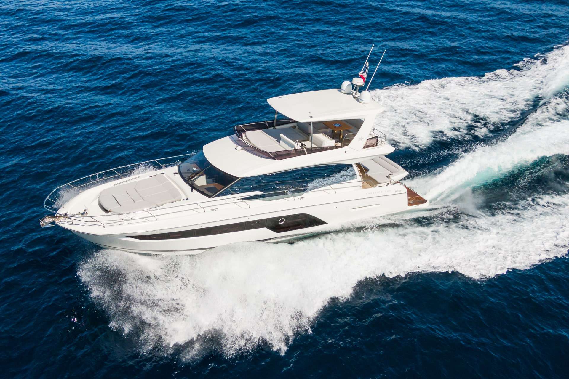 590 Fly - Motor Boat Charter France & Boat hire in France French Riviera Cannes Vieux port de Vallauris 4