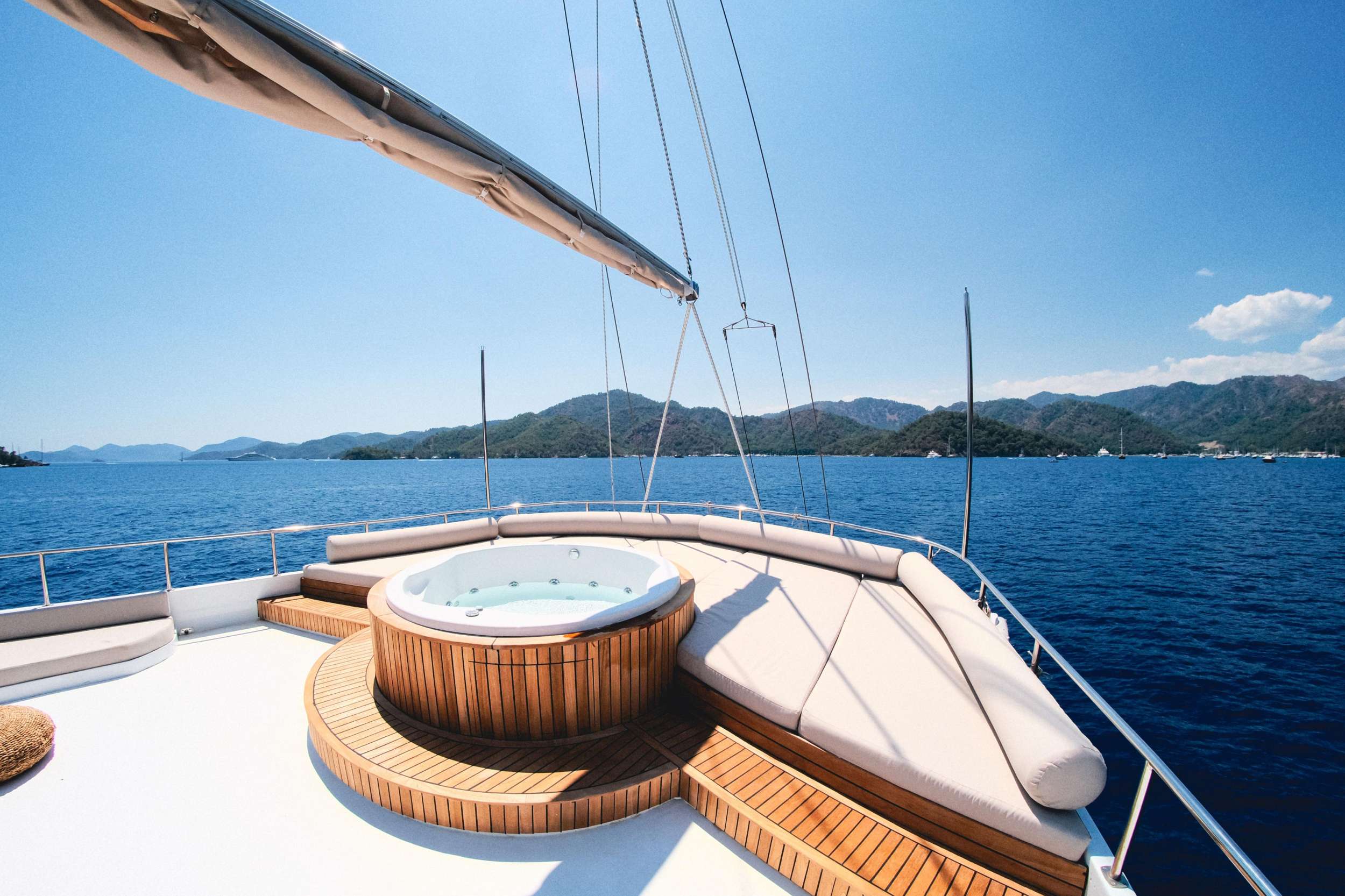 ESCAPE - Yacht Charter Istanbul & Boat hire in Turkey 5