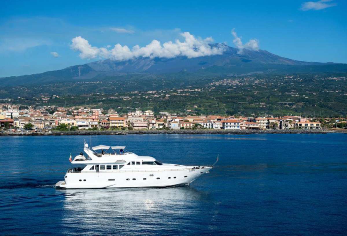 CLAUDIA AMBER  - Luxury yacht charter Sicily & Boat hire in Fr. Riviera & Tyrrhenian Sea 1