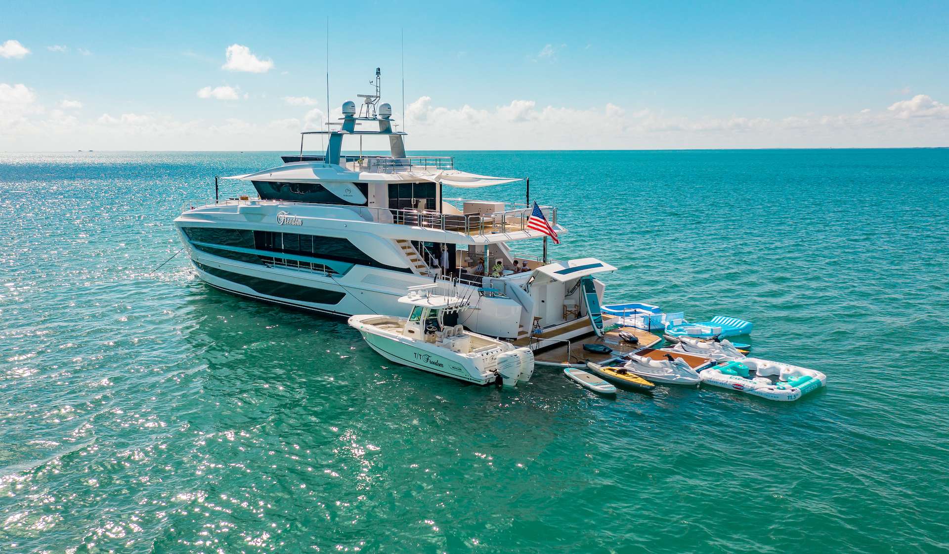 Horizon 110 - Luxury yacht charter Bahamas & Boat hire in Bahamas New Providence Nassau Palm Cay One Marina 2