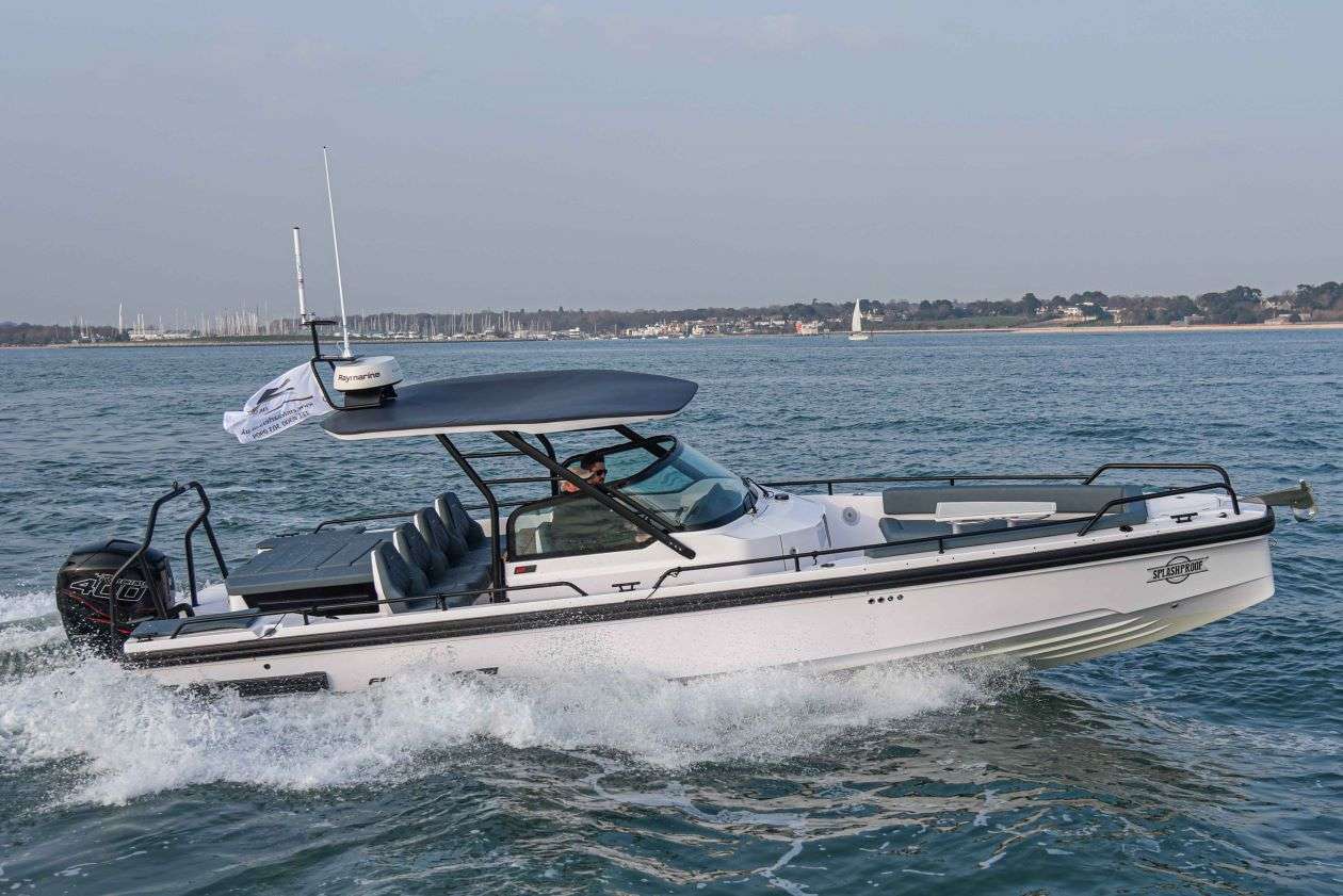 28 T-Top - Yacht Charter The Solent & Boat hire in United Kingdom England The Solent Southampton Hamble-Le-Rice Port Hamble Marina 1
