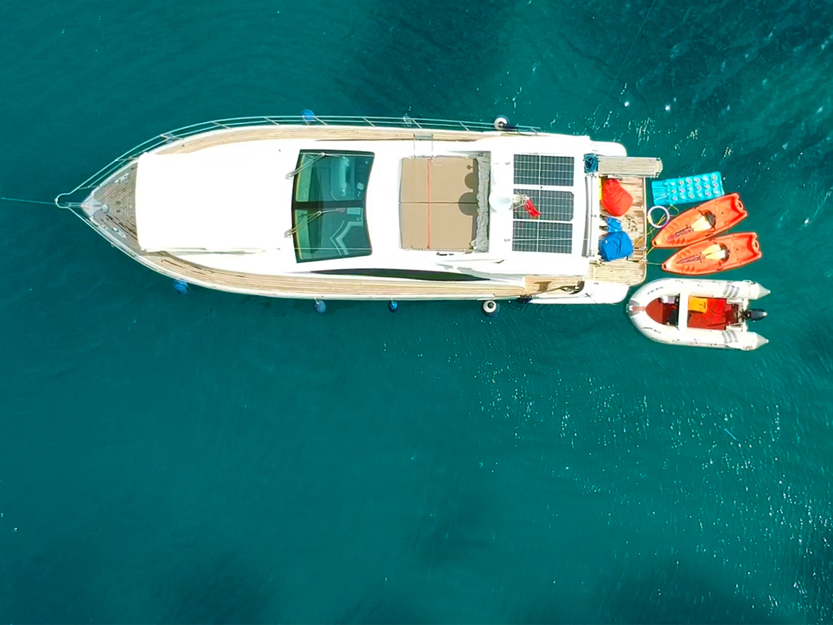Azimut 43 S - Gulet Charter Turkey & Boat hire in Turkey Turkish Riviera Lycian coast Göcek Göcek Mucev Marina 5