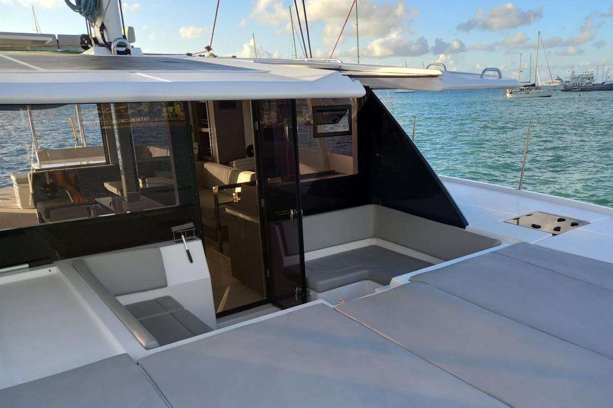 SALTY DOG - Yacht Charter Marigot & Boat hire in Caribbean 4
