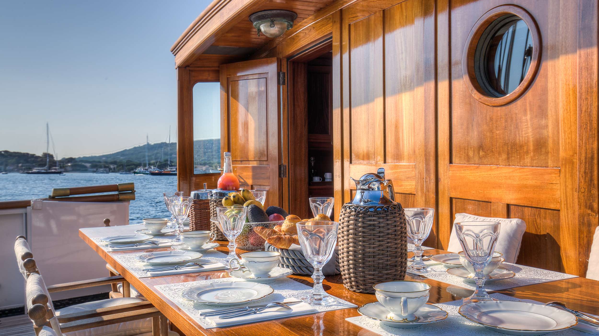 Trinakria - Yacht Charter Cannes & Boat hire in Fr. Riviera & Tyrrhenian Sea 4