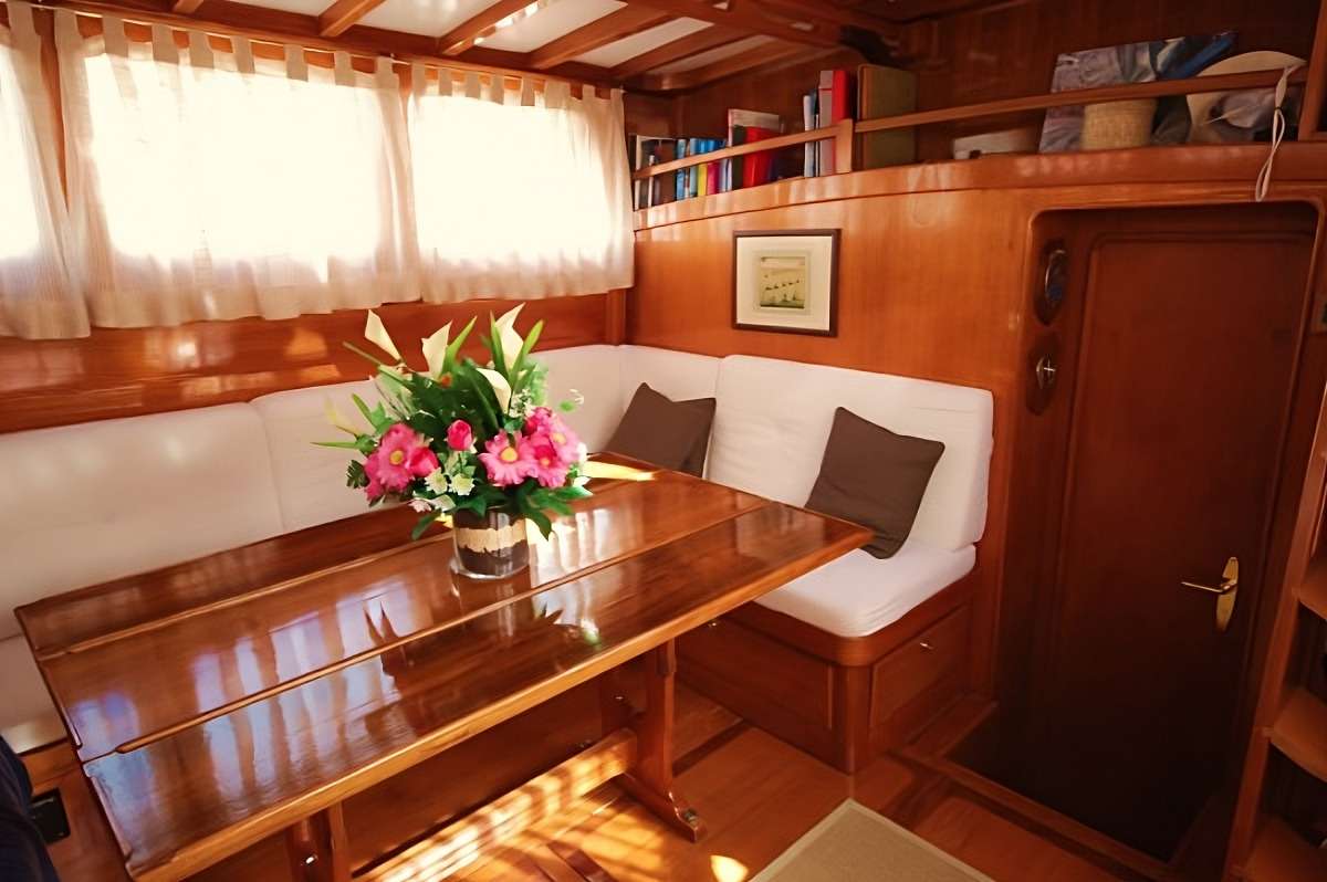 Paulena - Yacht Charter Genoa & Boat hire in Fr. Riviera & Tyrrhenian Sea 2