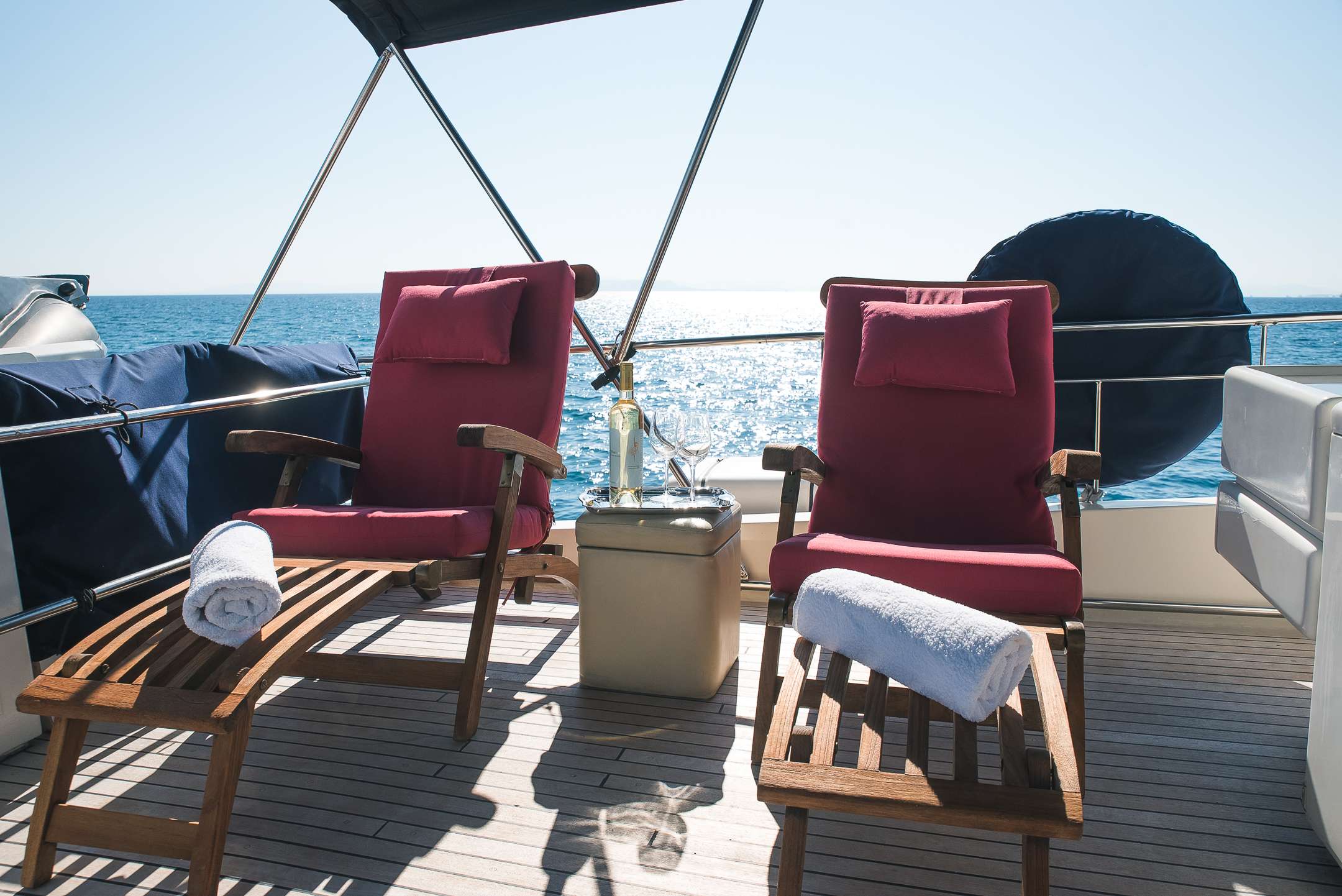 TEMPTATION - Yacht Charter Piraeus & Boat hire in Greece 4