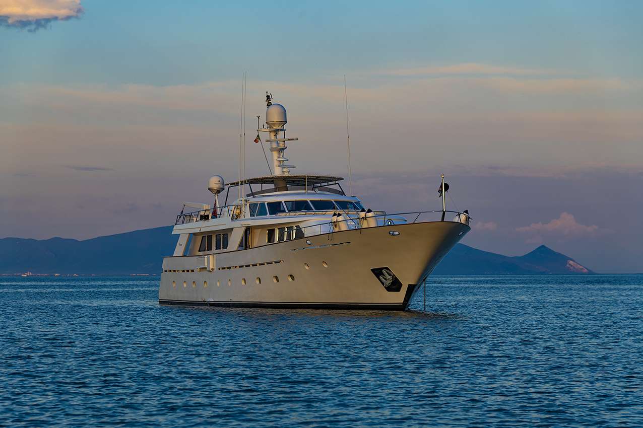 Nightflower - Motor Boat Charter Sicily & Boat hire in Naples/Sicily 2