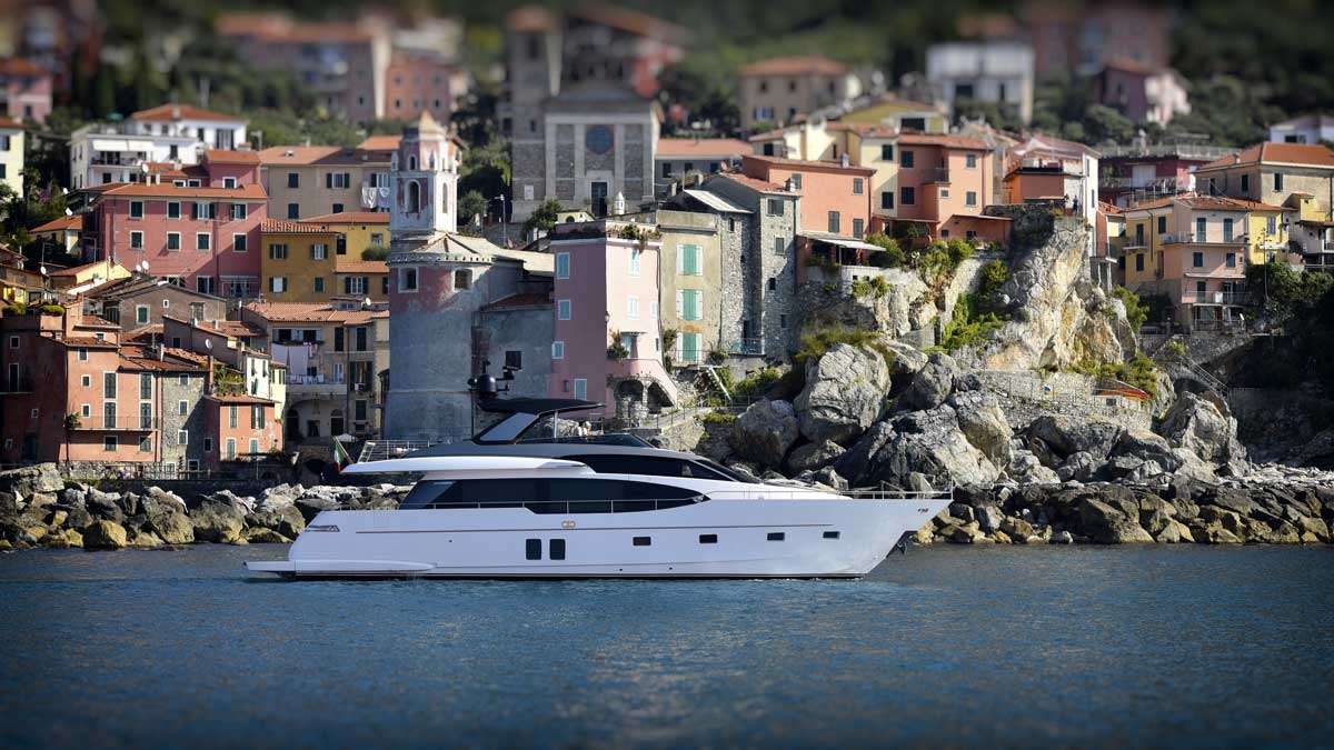 Alexander M - Motor Boat Charter Sicily & Boat hire in Naples/Sicily 4