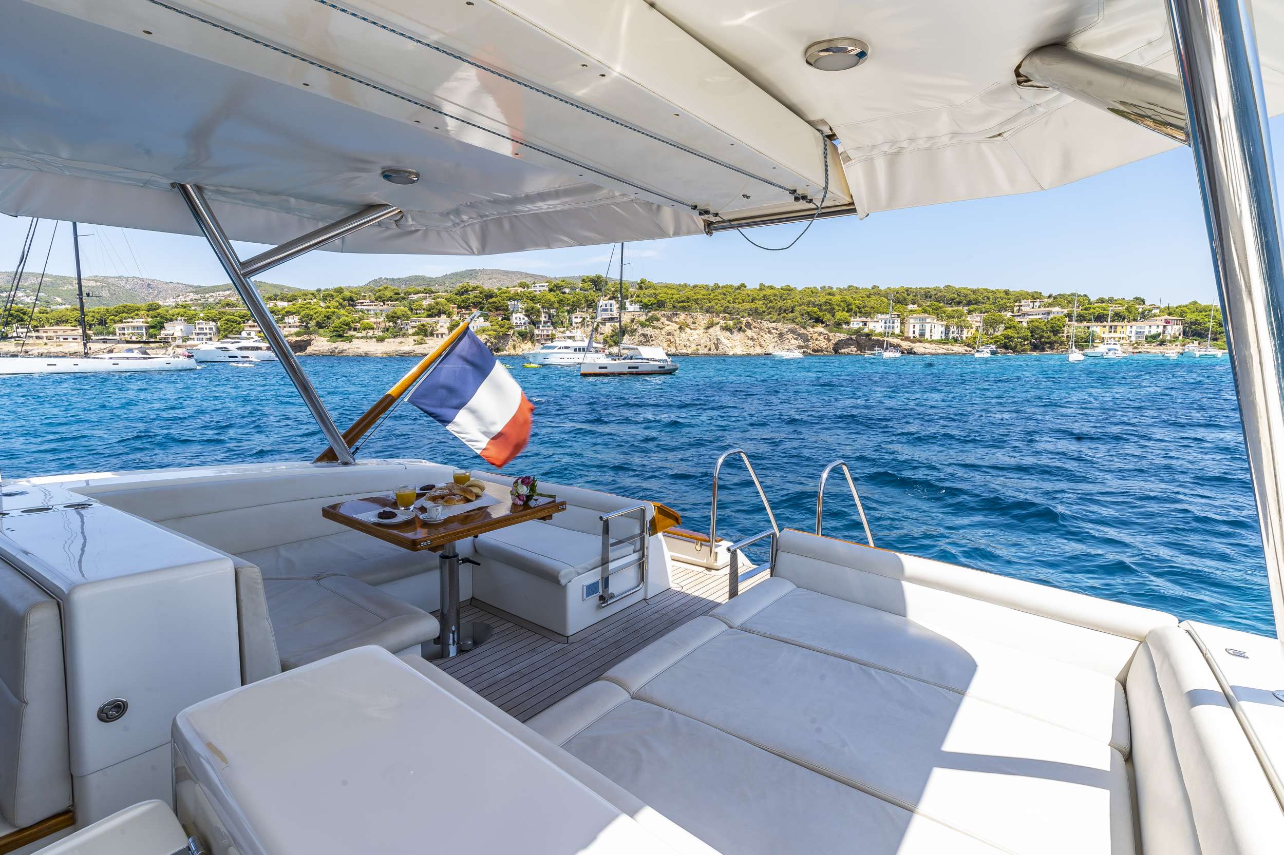 PARODIA II - Yacht Charter Radovici & Boat hire in W. Med -Naples/Sicily, W. Med -Riviera/Cors/Sard., W. Med - Spain/Balearics 3