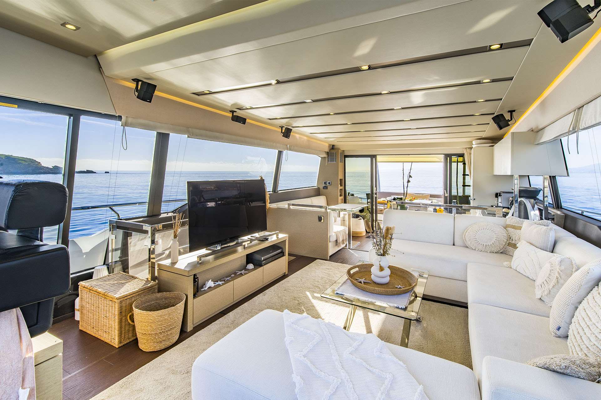 BLUE M - Yacht Charter Cala D`Or & Boat hire in W. Med -Naples/Sicily, W. Med -Riviera/Cors/Sard., W. Med - Spain/Balearics | Winter: Caribbean Virgin Islands (US/BVI), Caribbean Leewards, Caribbean Windwards 2